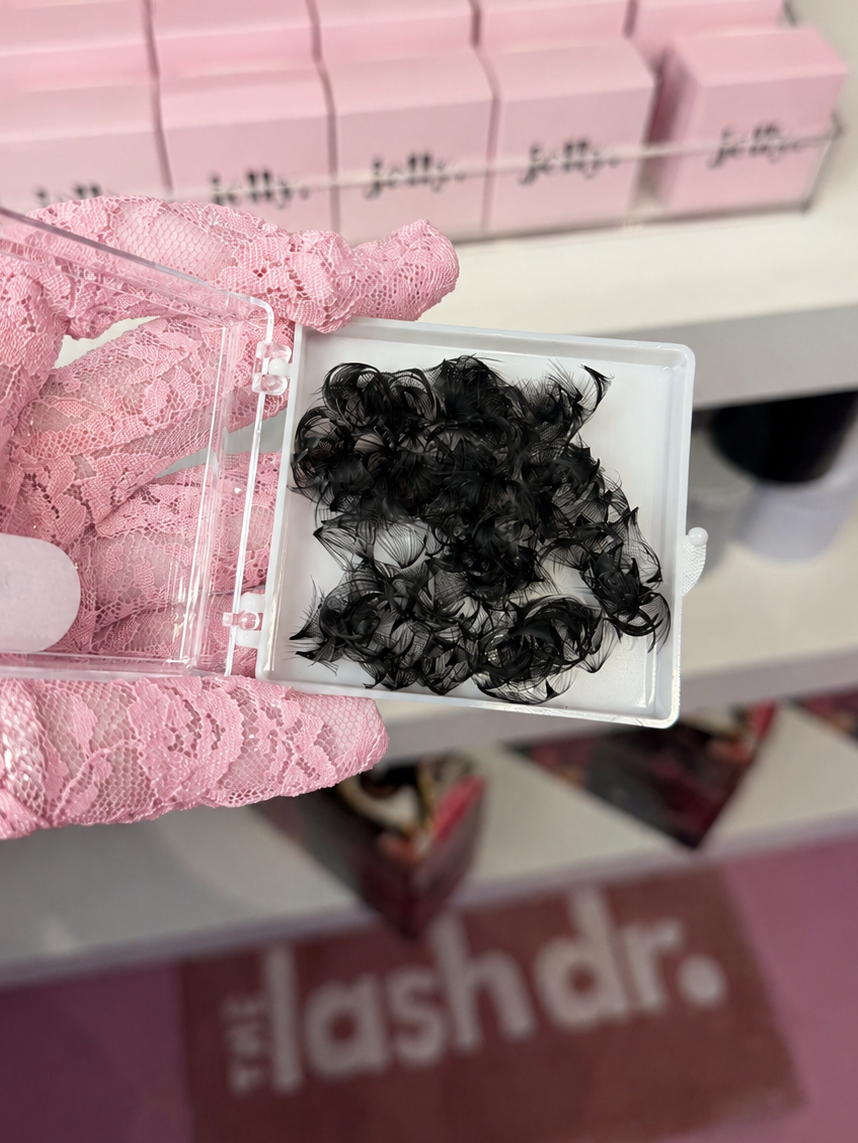 Premade Mega Volume Fans | 8–15mm 0.03 CC Curl Professional Lash Extensions (40D)